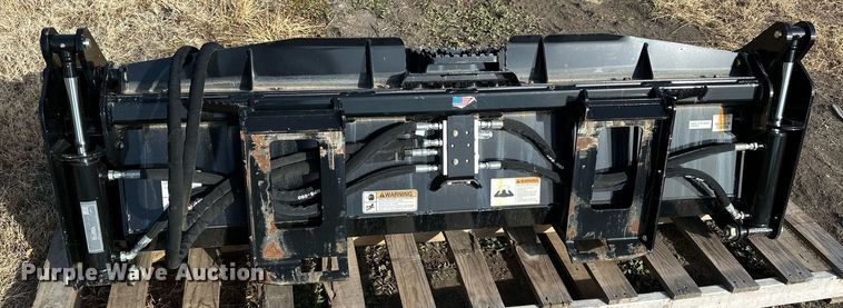 image for item OK9204 Kubota CB2580  skid steer four-in-one bucket