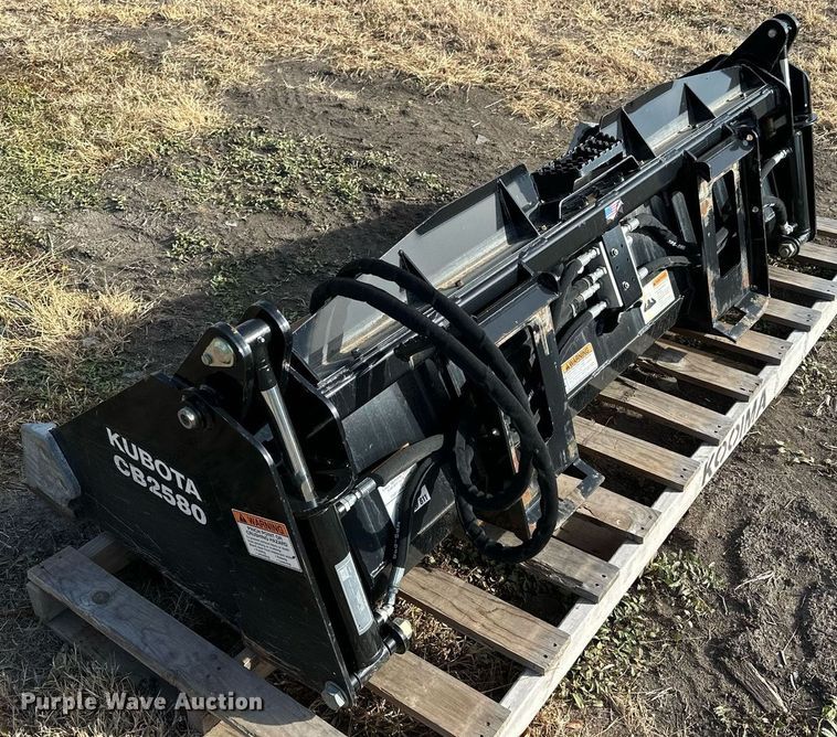 image for item OK9204 Kubota CB2580  skid steer four-in-one bucket