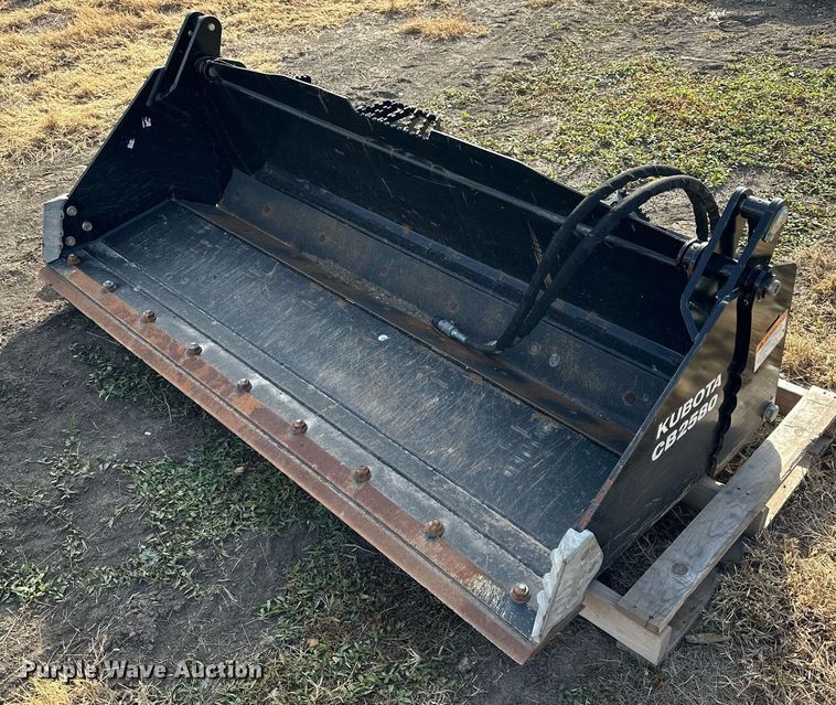 image for item OK9204 Kubota CB2580  skid steer four-in-one bucket