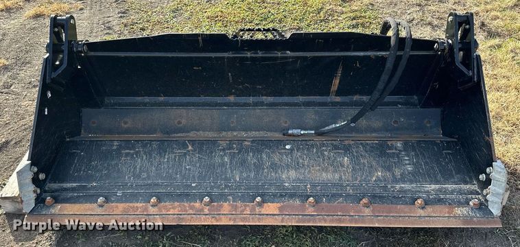 image for item OK9204 Kubota CB2580  skid steer four-in-one bucket