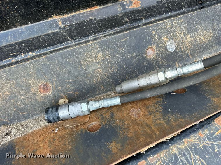 image for item OK9204 Kubota CB2580  skid steer four-in-one bucket