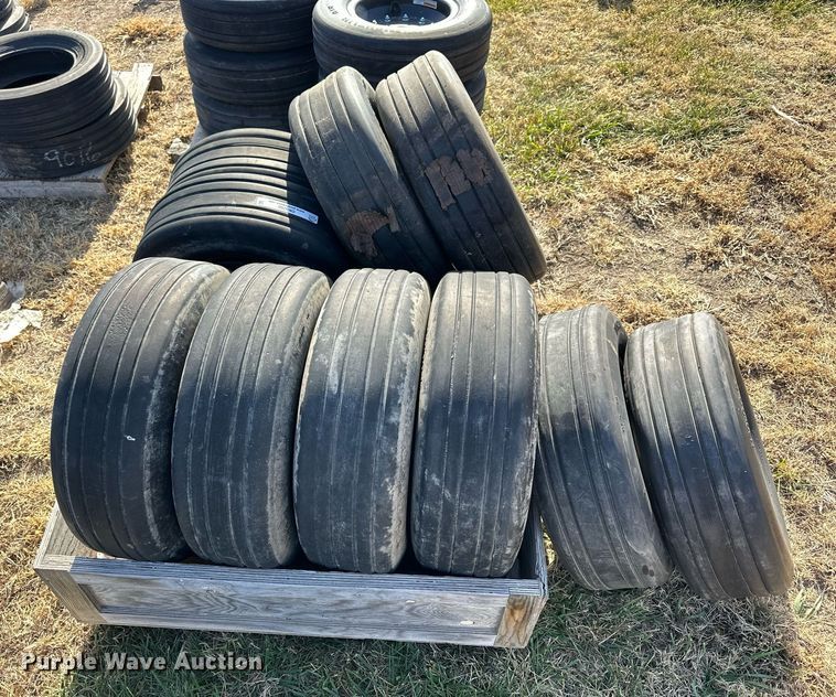 image for item OK9206 (10) Michelin H29x9.0-15 tires