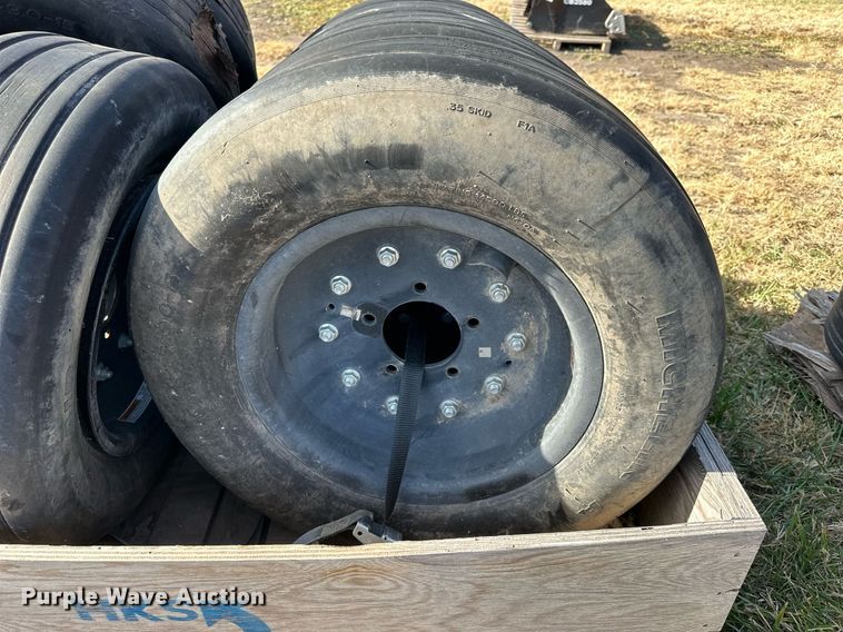 image for item OK9206 (10) Michelin H29x9.0-15 tires