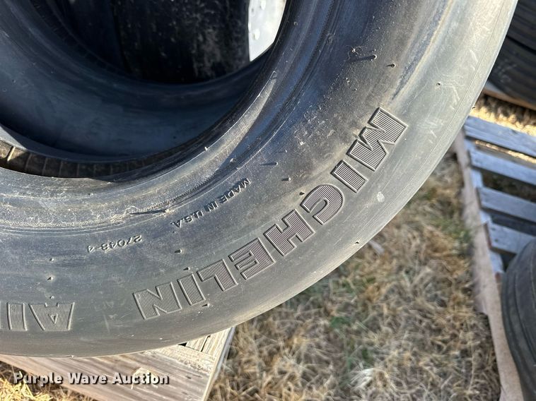 image for item OK9206 (10) Michelin H29x9.0-15 tires