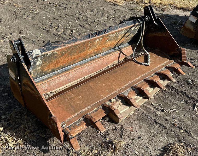 image for item OK9218 Kubota  skid steer four-in-one bucket