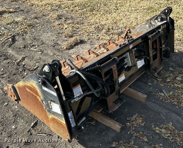 image for item OK9218 Kubota  skid steer four-in-one bucket