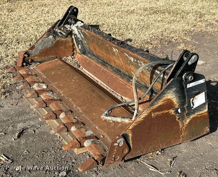 image for item OK9218 Kubota  skid steer four-in-one bucket