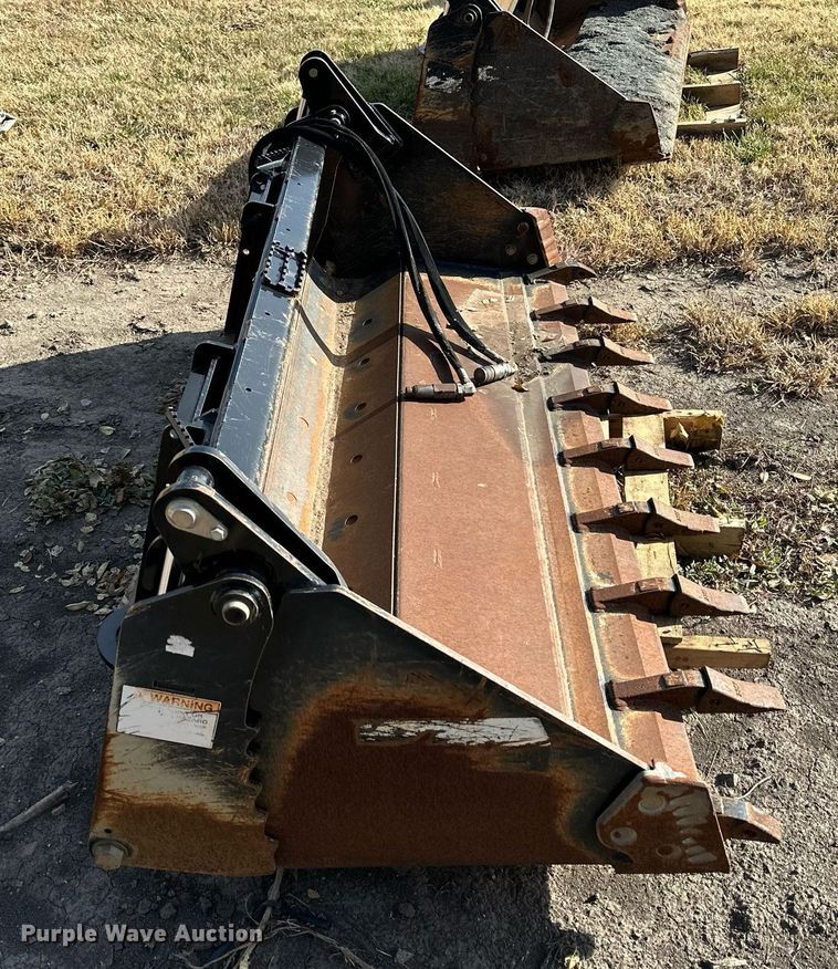 image for item OK9219 Kubota  skid steer four-in-one bucket