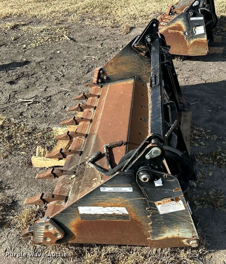 image for item OK9219 Kubota  skid steer four-in-one bucket