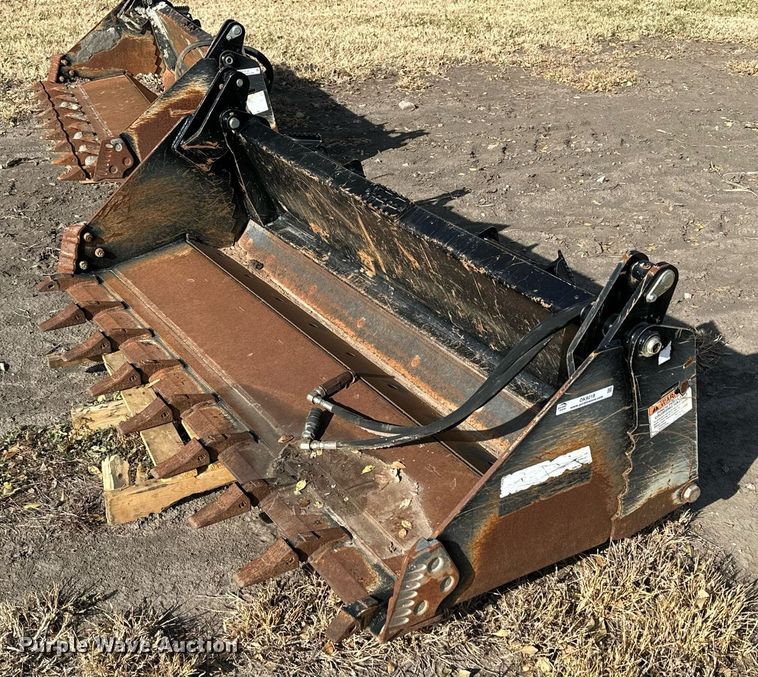 image for item OK9219 Kubota  skid steer four-in-one bucket