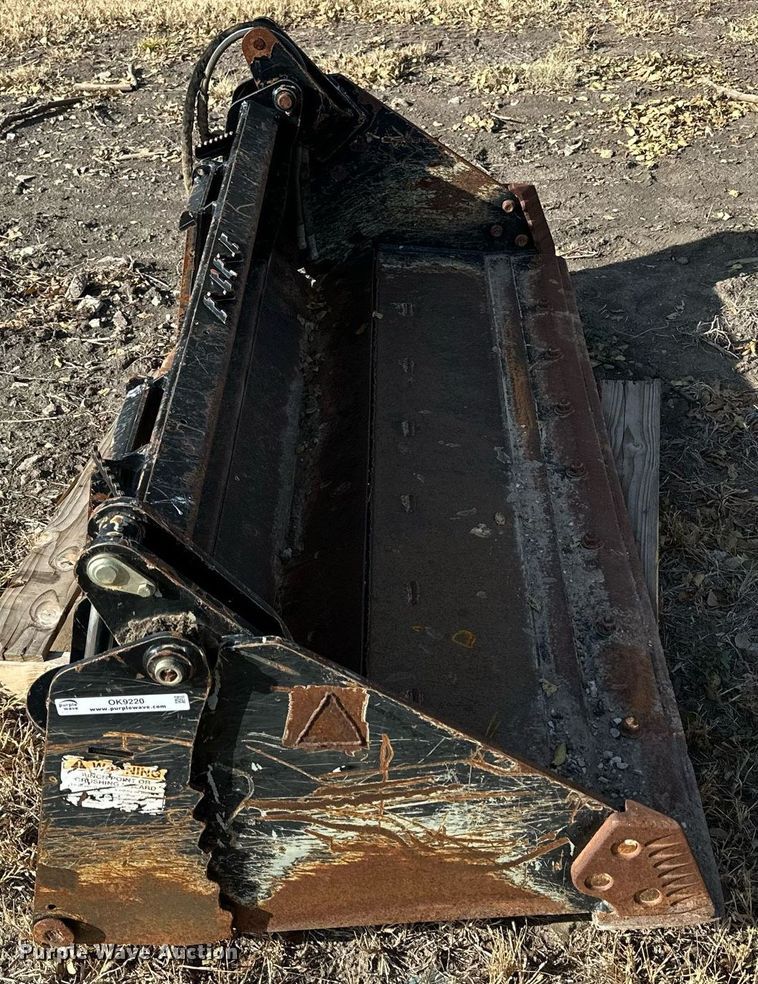 image for item OK9220 Kubota  skid steer four-in-one bucket