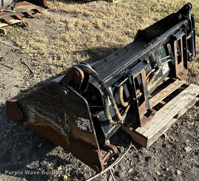 image for item OK9220 Kubota  skid steer four-in-one bucket