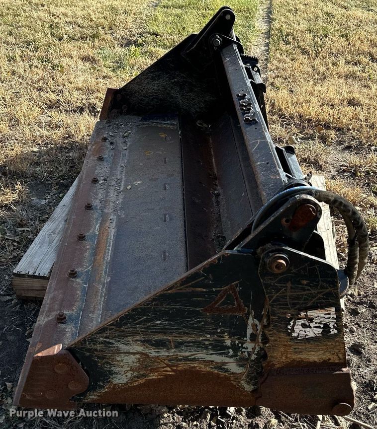 image for item OK9220 Kubota  skid steer four-in-one bucket