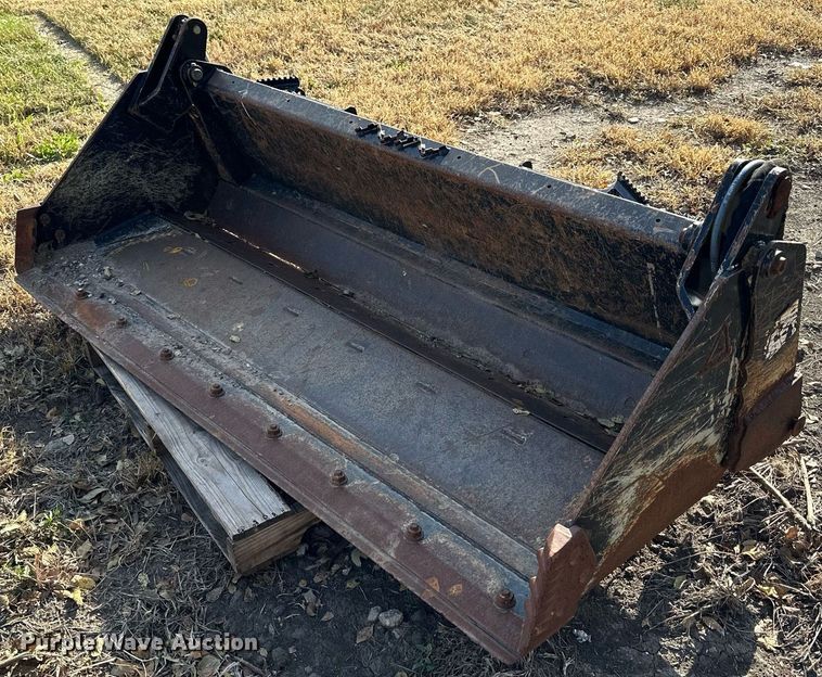 image for item OK9220 Kubota  skid steer four-in-one bucket