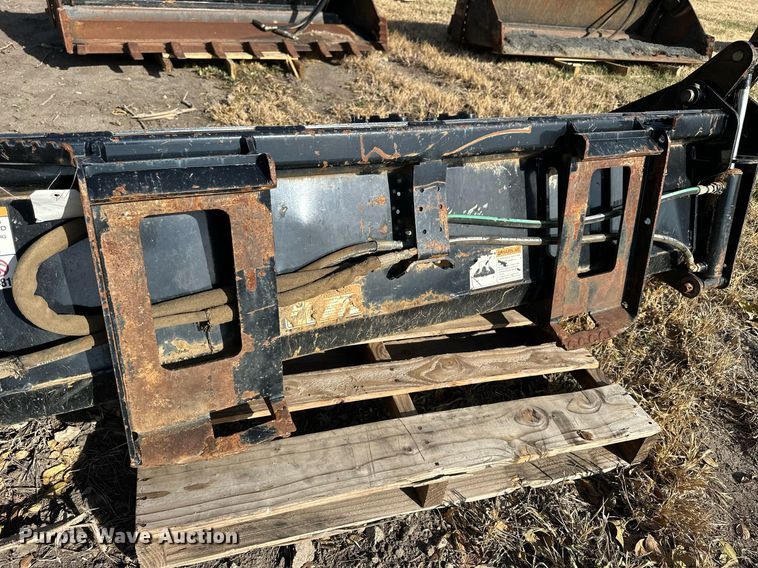 image for item OK9220 Kubota  skid steer four-in-one bucket