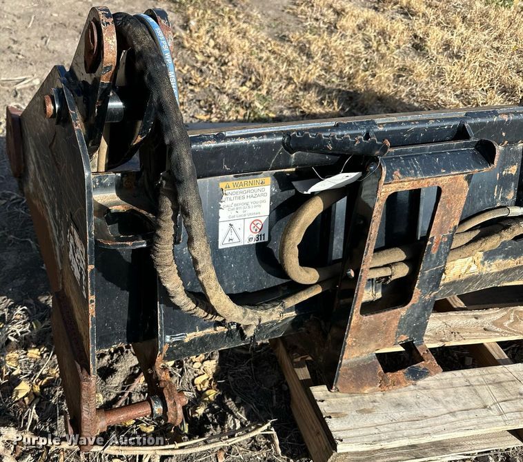 image for item OK9220 Kubota  skid steer four-in-one bucket