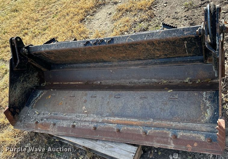 image for item OK9220 Kubota  skid steer four-in-one bucket