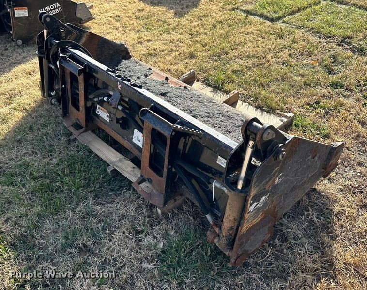 image for item OK9221 Kubota  skid steer four-in-one bucket