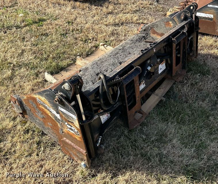 image for item OK9221 Kubota  skid steer four-in-one bucket