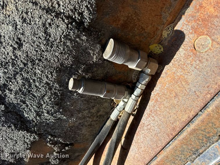 image for item OK9221 Kubota  skid steer four-in-one bucket