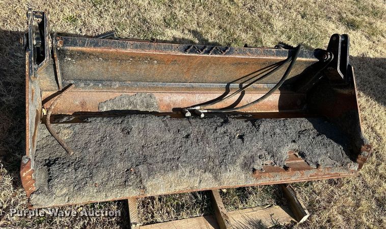 image for item OK9221 Kubota  skid steer four-in-one bucket