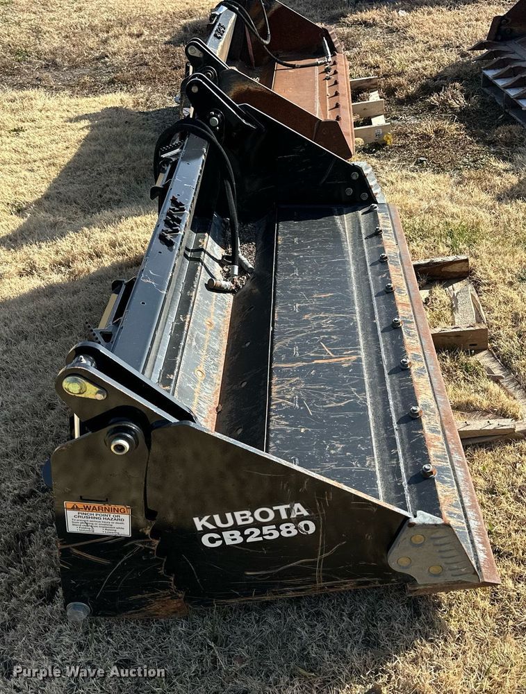 image for item OK9222 Kubota CB2580  skid steer four-in-one bucket