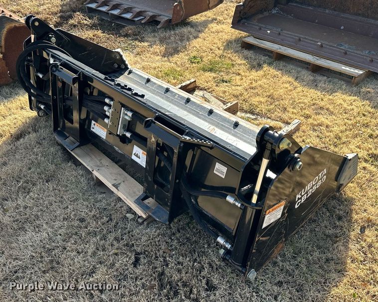 image for item OK9222 Kubota CB2580  skid steer four-in-one bucket