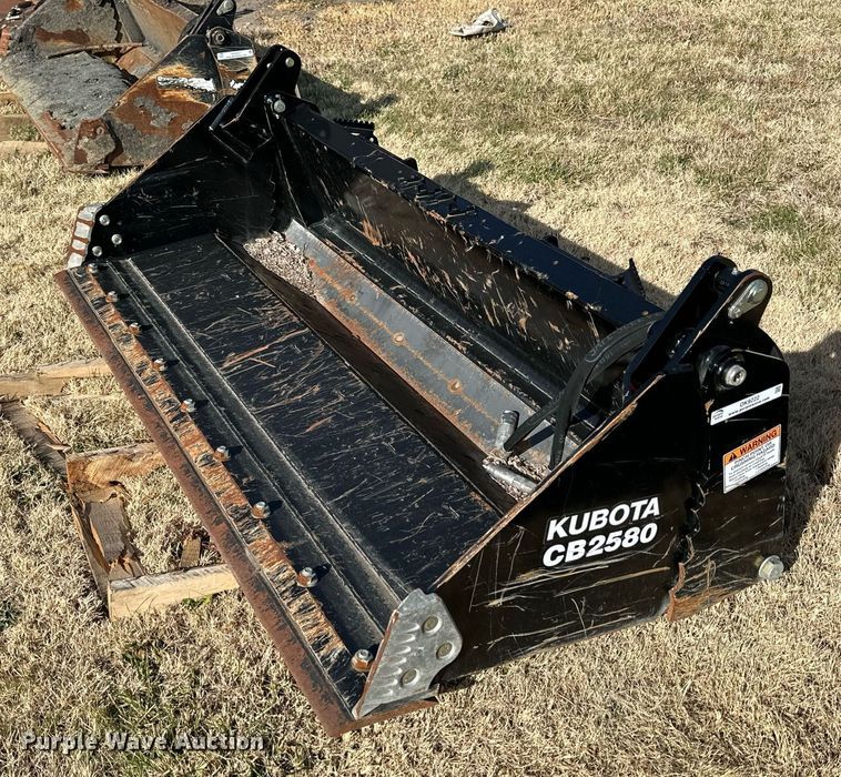 image for item OK9222 Kubota CB2580  skid steer four-in-one bucket