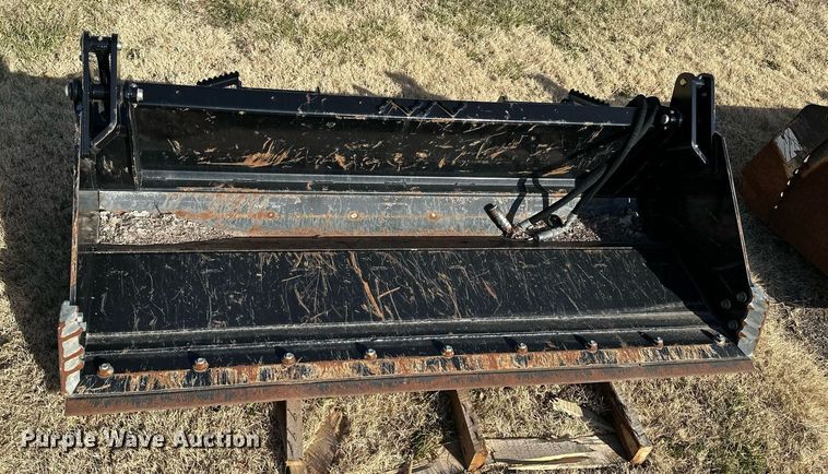 image for item OK9222 Kubota CB2580  skid steer four-in-one bucket