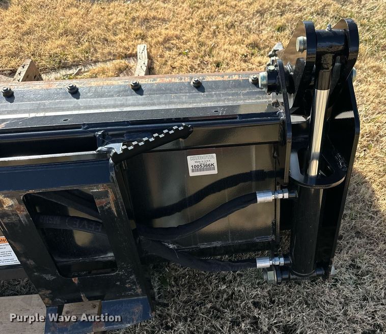 image for item OK9222 Kubota CB2580  skid steer four-in-one bucket