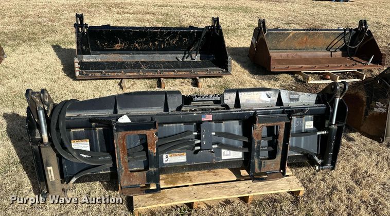 image for item OK9223 Kubota CB2580  skid steer four-in-one bucket