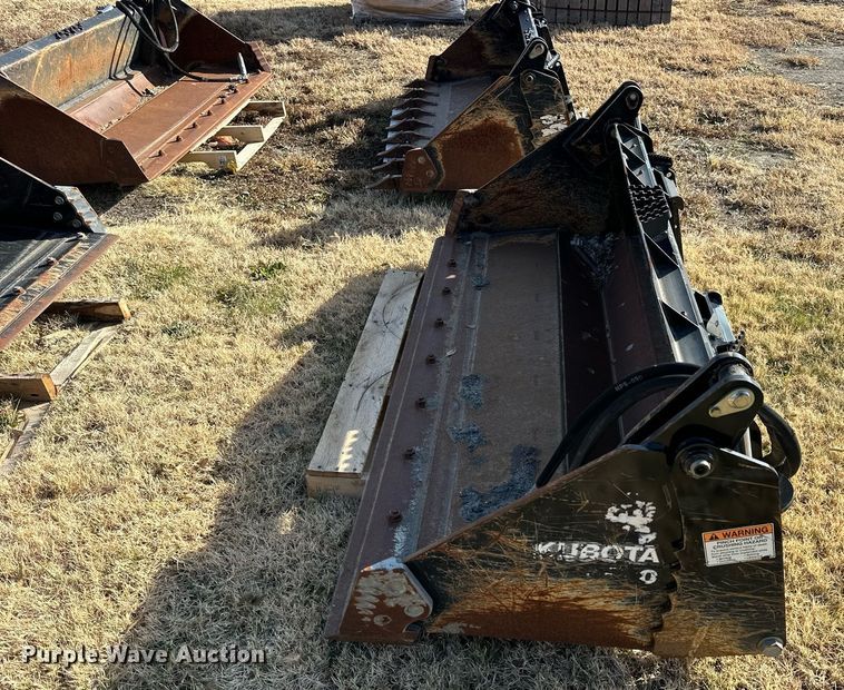 image for item OK9223 Kubota CB2580  skid steer four-in-one bucket
