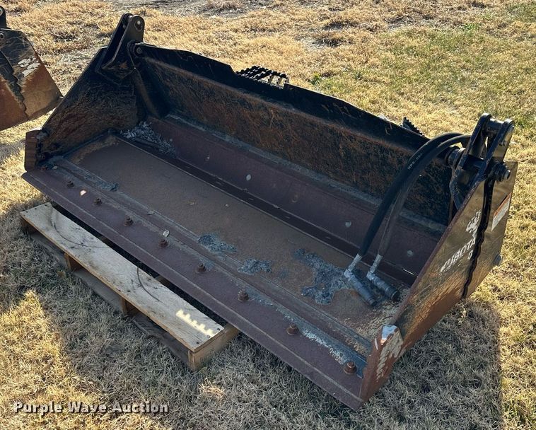 image for item OK9223 Kubota CB2580  skid steer four-in-one bucket