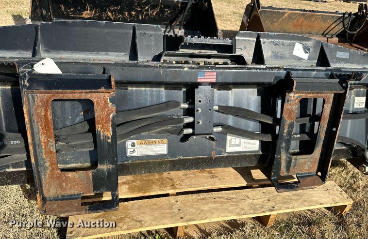 image for item OK9223 Kubota CB2580  skid steer four-in-one bucket