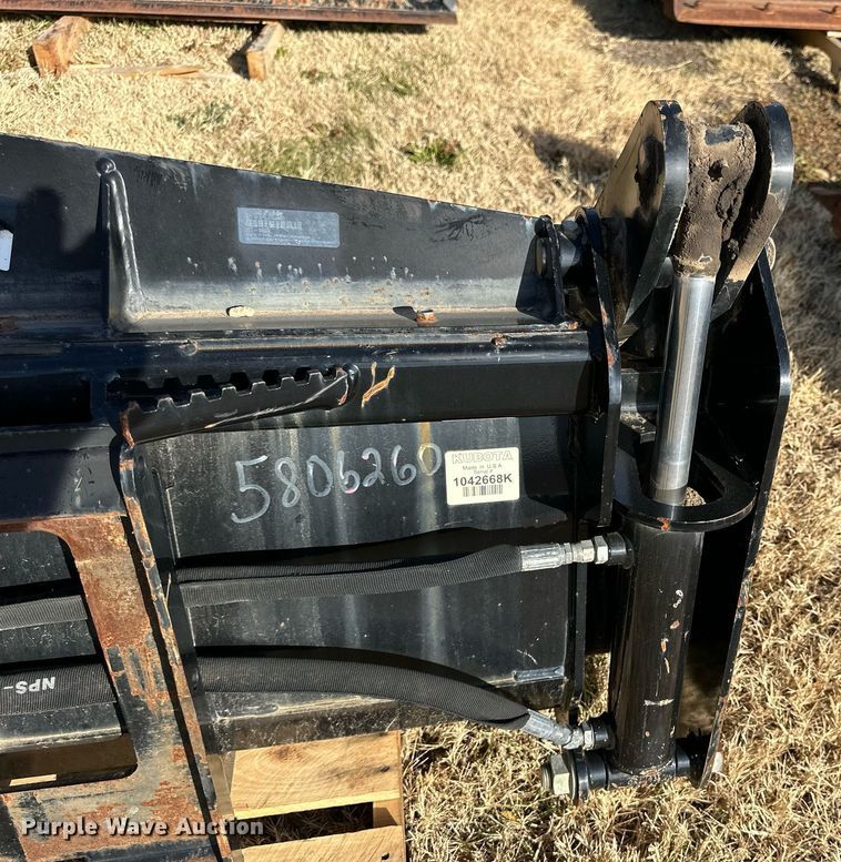 image for item OK9223 Kubota CB2580  skid steer four-in-one bucket