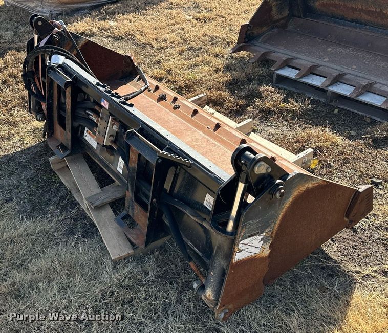 image for item OK9224 Kubota  skid steer four-in-one bucket