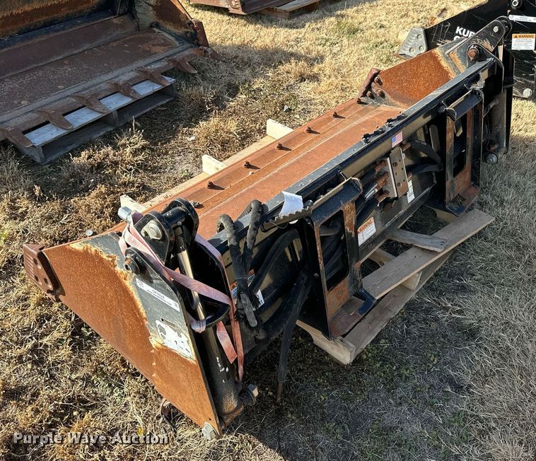 image for item OK9224 Kubota  skid steer four-in-one bucket