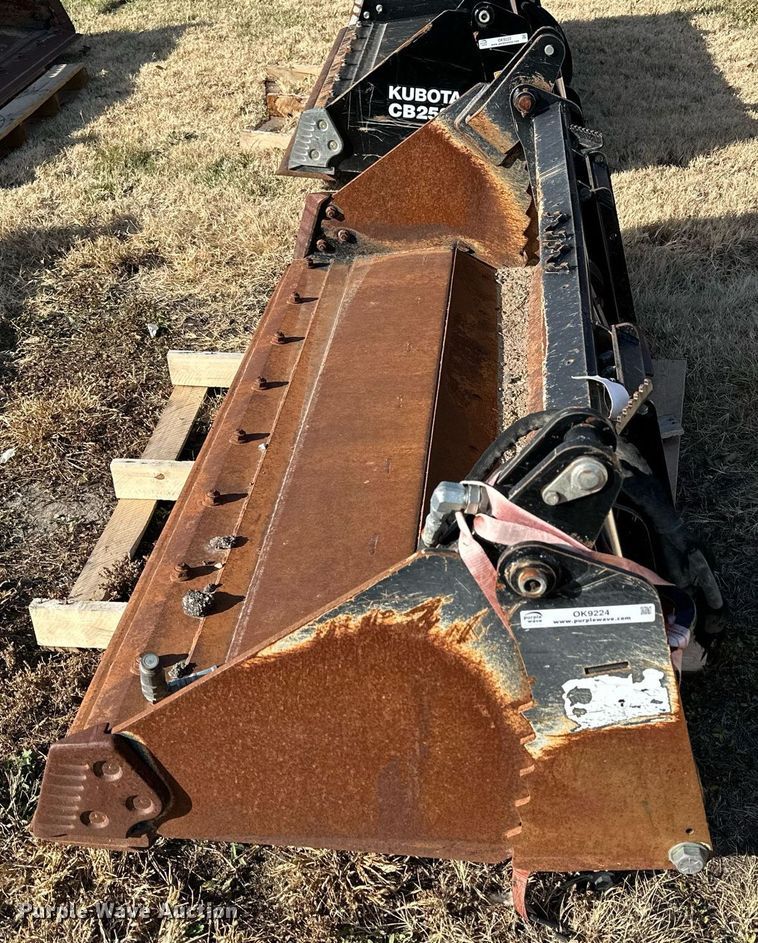 image for item OK9224 Kubota  skid steer four-in-one bucket