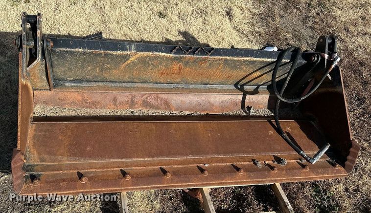 image for item OK9224 Kubota  skid steer four-in-one bucket