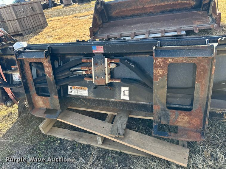 image for item OK9224 Kubota  skid steer four-in-one bucket