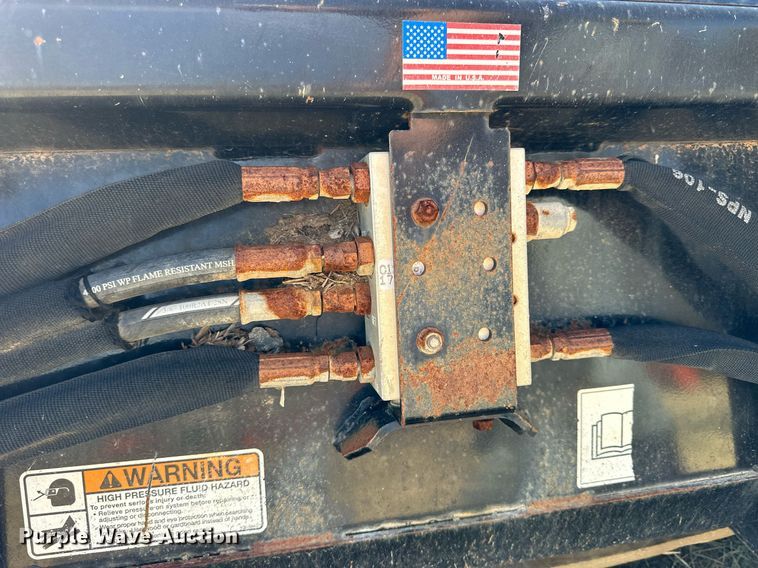 image for item OK9224 Kubota  skid steer four-in-one bucket