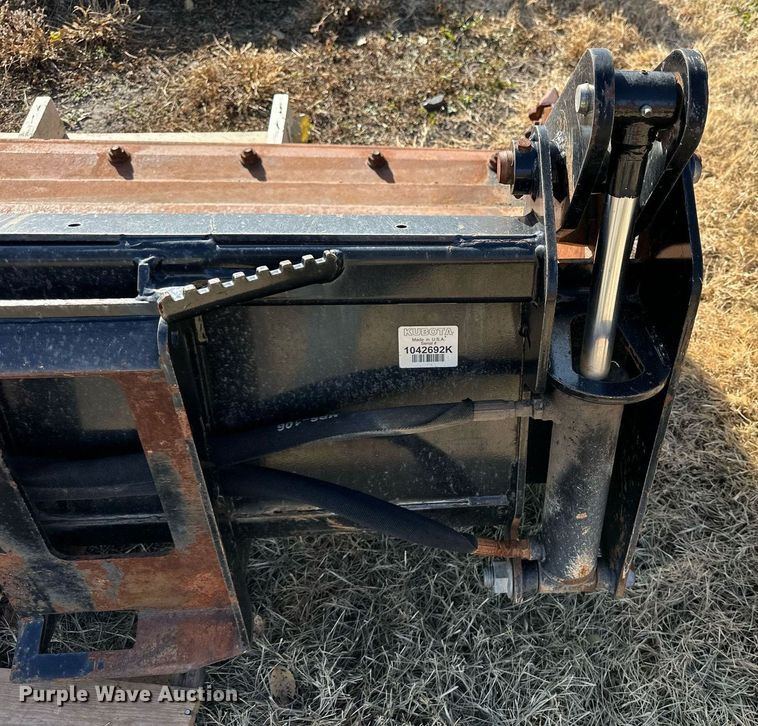 image for item OK9224 Kubota  skid steer four-in-one bucket