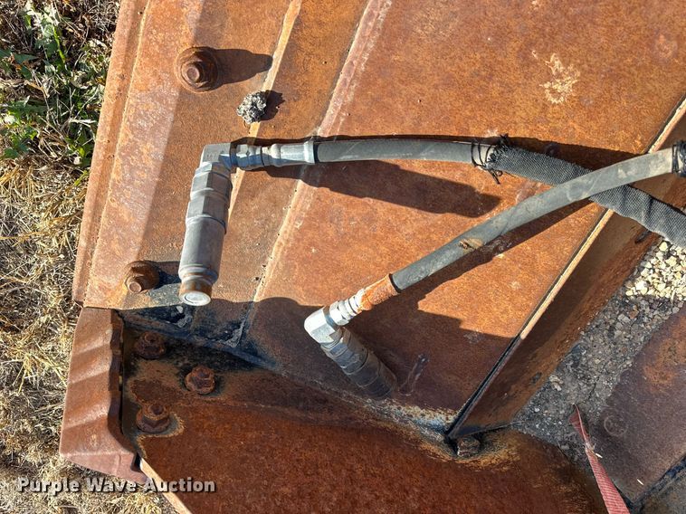 image for item OK9224 Kubota  skid steer four-in-one bucket