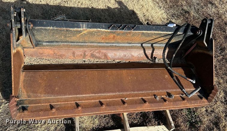 image for item OK9224 Kubota  skid steer four-in-one bucket