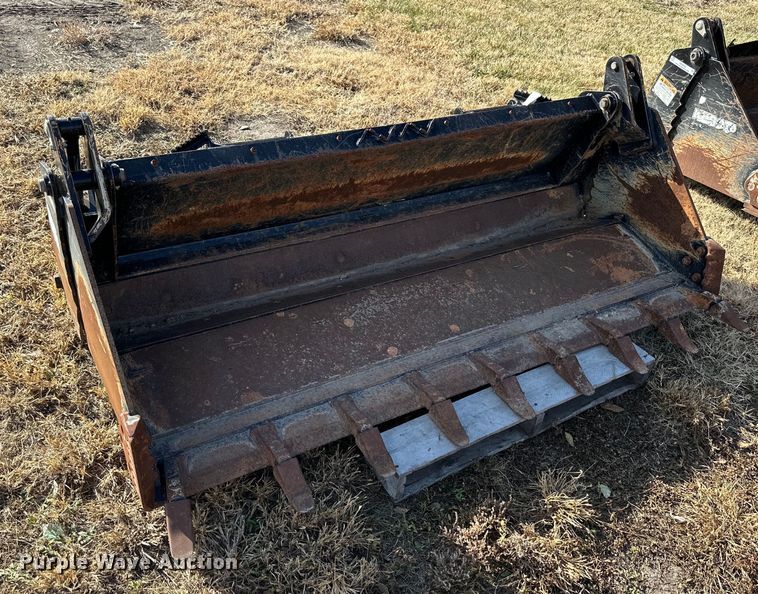 image for item OK9225 Kubota CB2580  skid steer four-in-one bucket