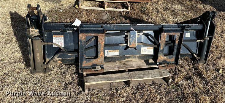 image for item OK9225 Kubota CB2580  skid steer four-in-one bucket