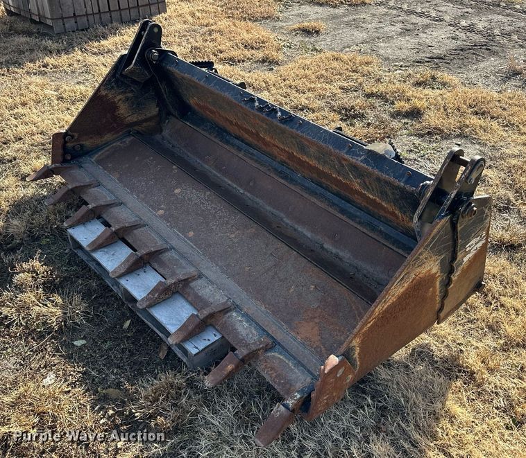 image for item OK9225 Kubota CB2580  skid steer four-in-one bucket