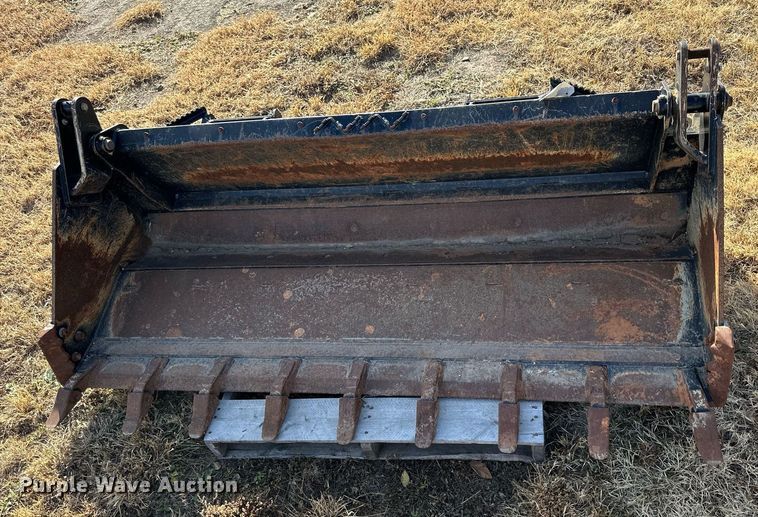 image for item OK9225 Kubota CB2580  skid steer four-in-one bucket