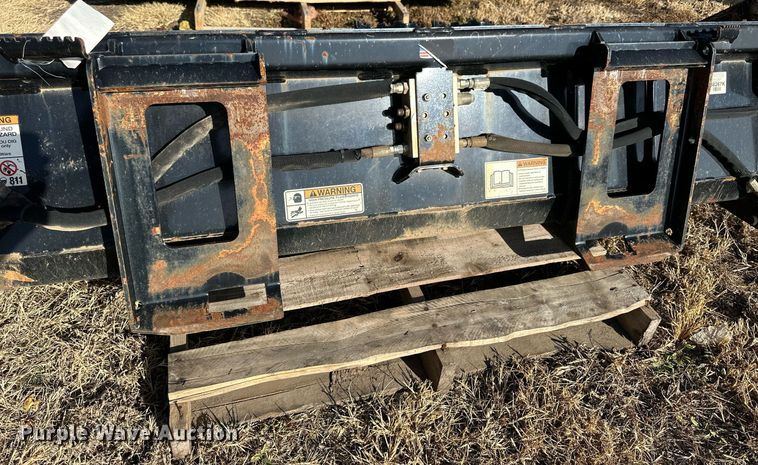 image for item OK9225 Kubota CB2580  skid steer four-in-one bucket