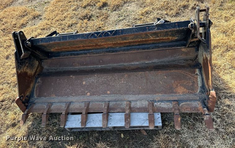 image for item OK9225 Kubota CB2580  skid steer four-in-one bucket